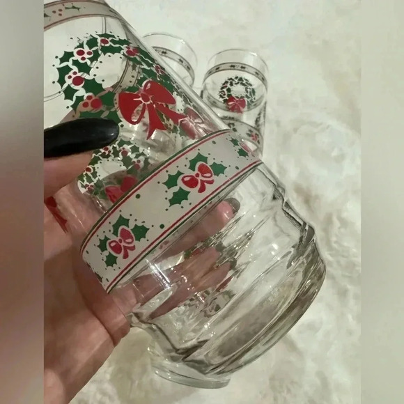 Vintage Indiana Glass Wreath Christmas Glasses - Picture 5 of 10